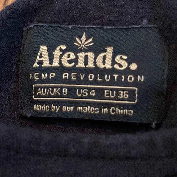 Sustainable Long sleeve black top from Afends. Size 8 - Picture 3 of 6